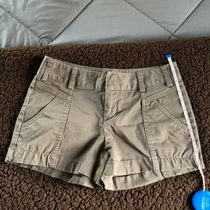 PETITE Banana Republic shorts. 3 in inseam.